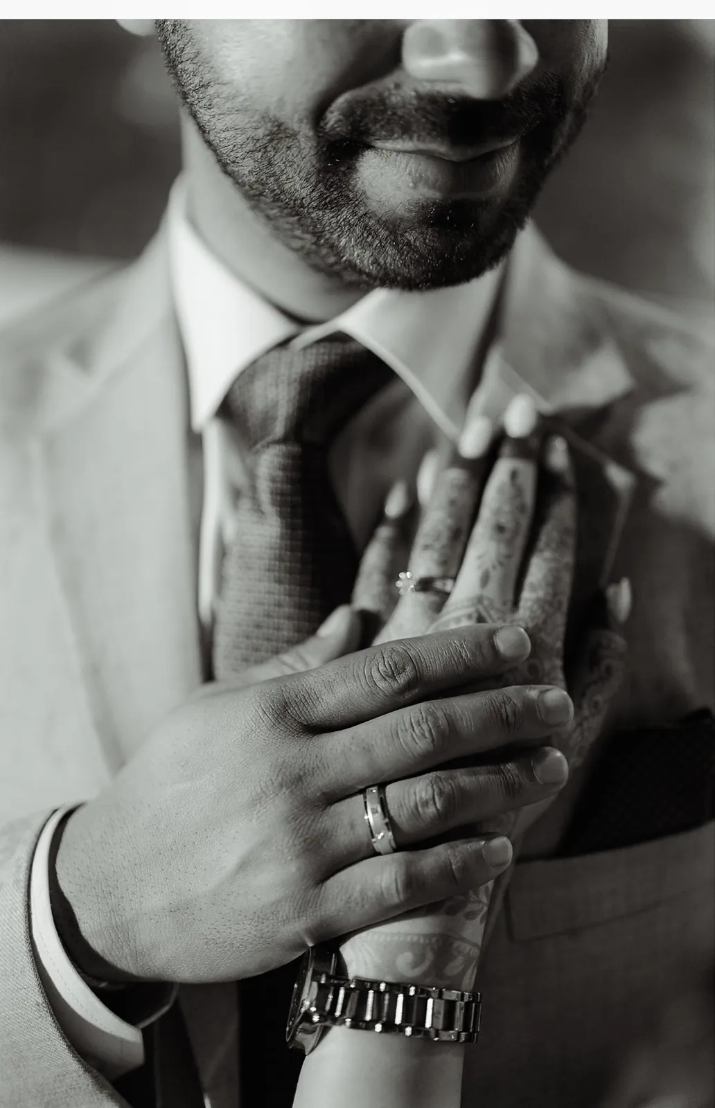 Engagement couple posing in an elegant pre-wedding session