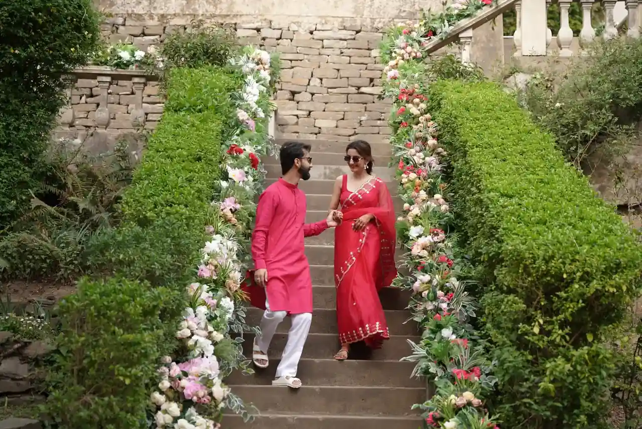 Photoshoot banner image showcasing a pre-wedding moment